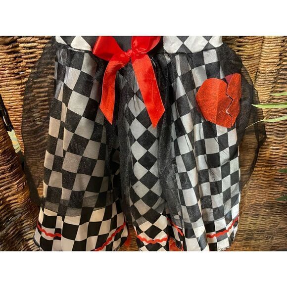 Queen of Hearts Girls Halloween Costume 10/12 - Picture 11 of 14